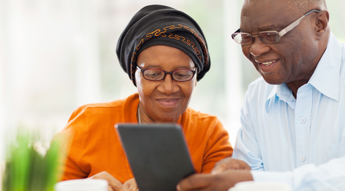 Couple avec tablette